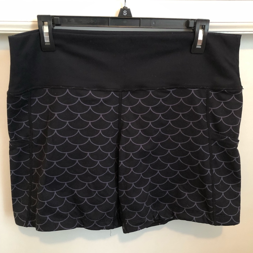 Size Xk dragon scale 5inch CVG shorts